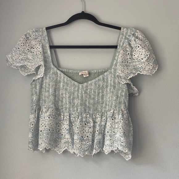 American Eagle Outfitters Tops - American Eagle Size XS Floral Ruffle Babydoll Top